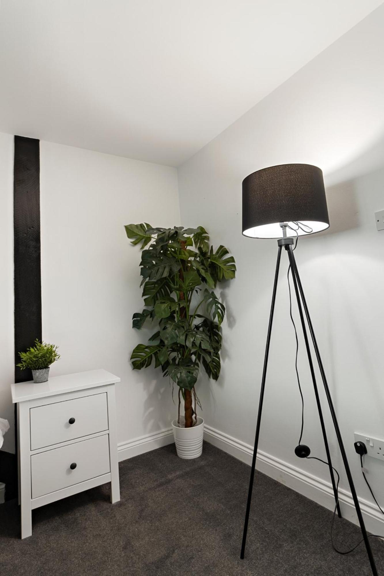 Appartement 3a The Courtyard - For Business, Leisure Or Relocation *